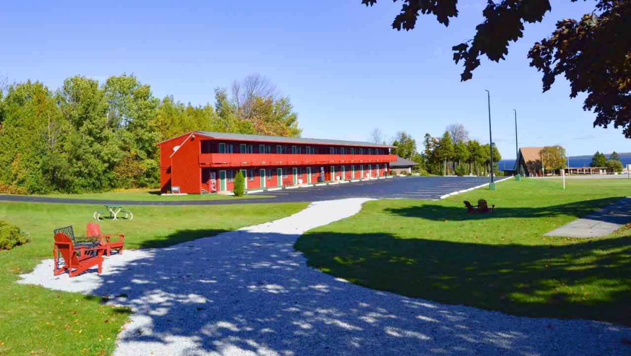Cedar Hill Lodge Saint Ignace Exteriér fotografie